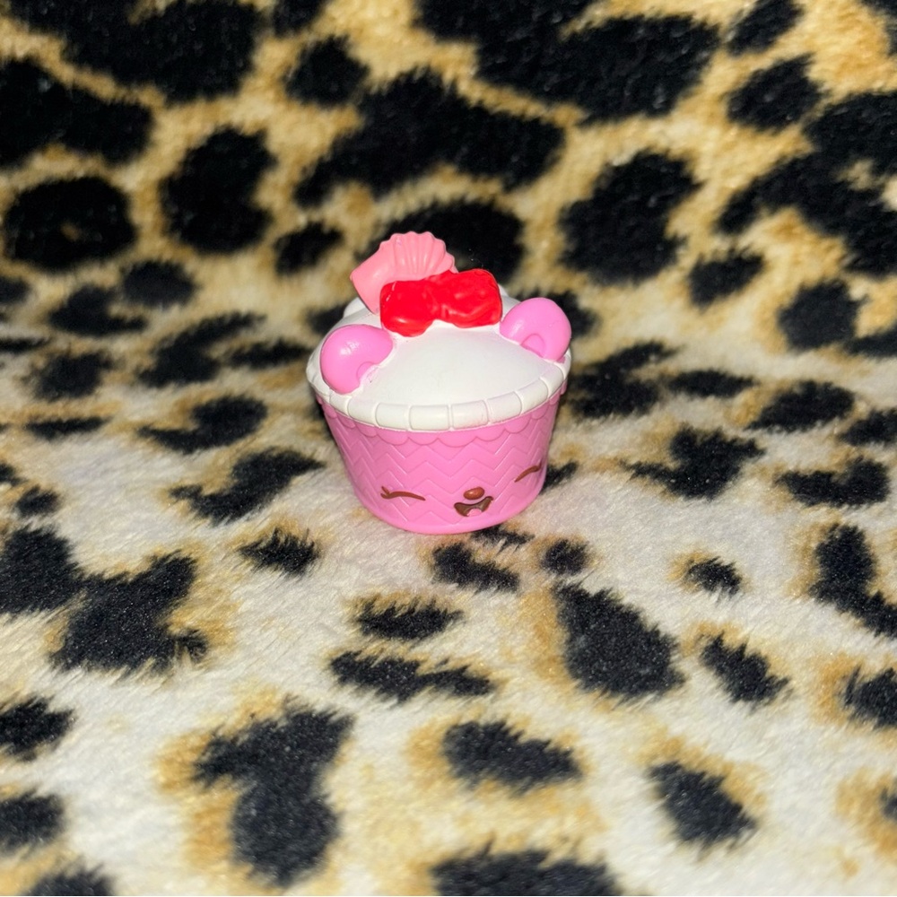 num noms cassie cola